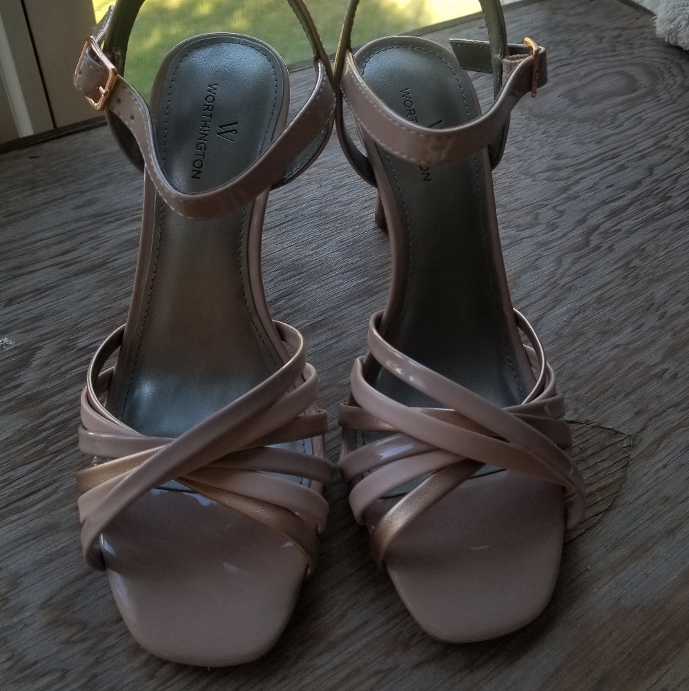 New in Box Women's Heels, Blush, Size 6.5